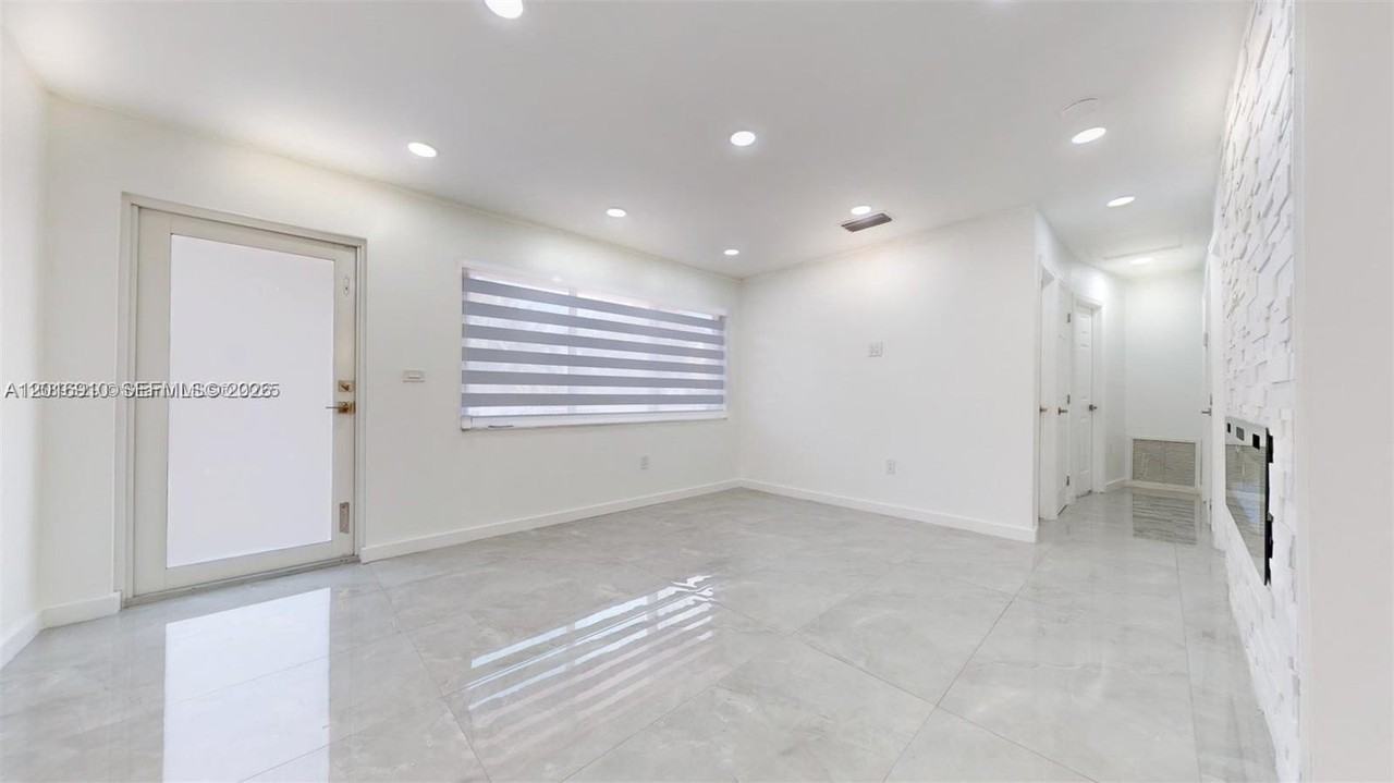 15704 Sw 302nd Ter #15704 - Photo 4 of 26