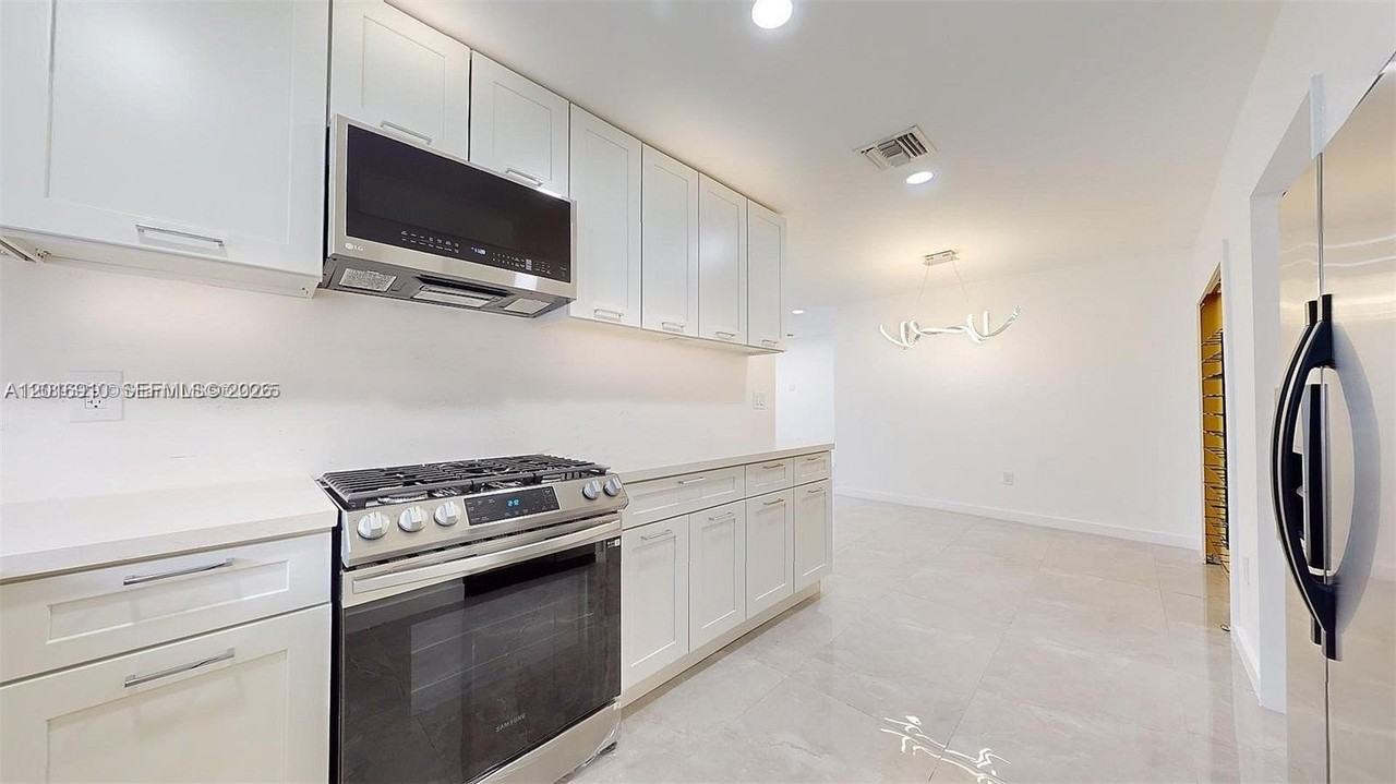 15704 Sw 302nd Ter #15704 - Photo 7 of 26