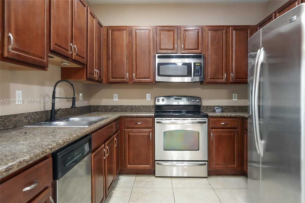 3072 Se 5th Dr - Photo 5 of 20