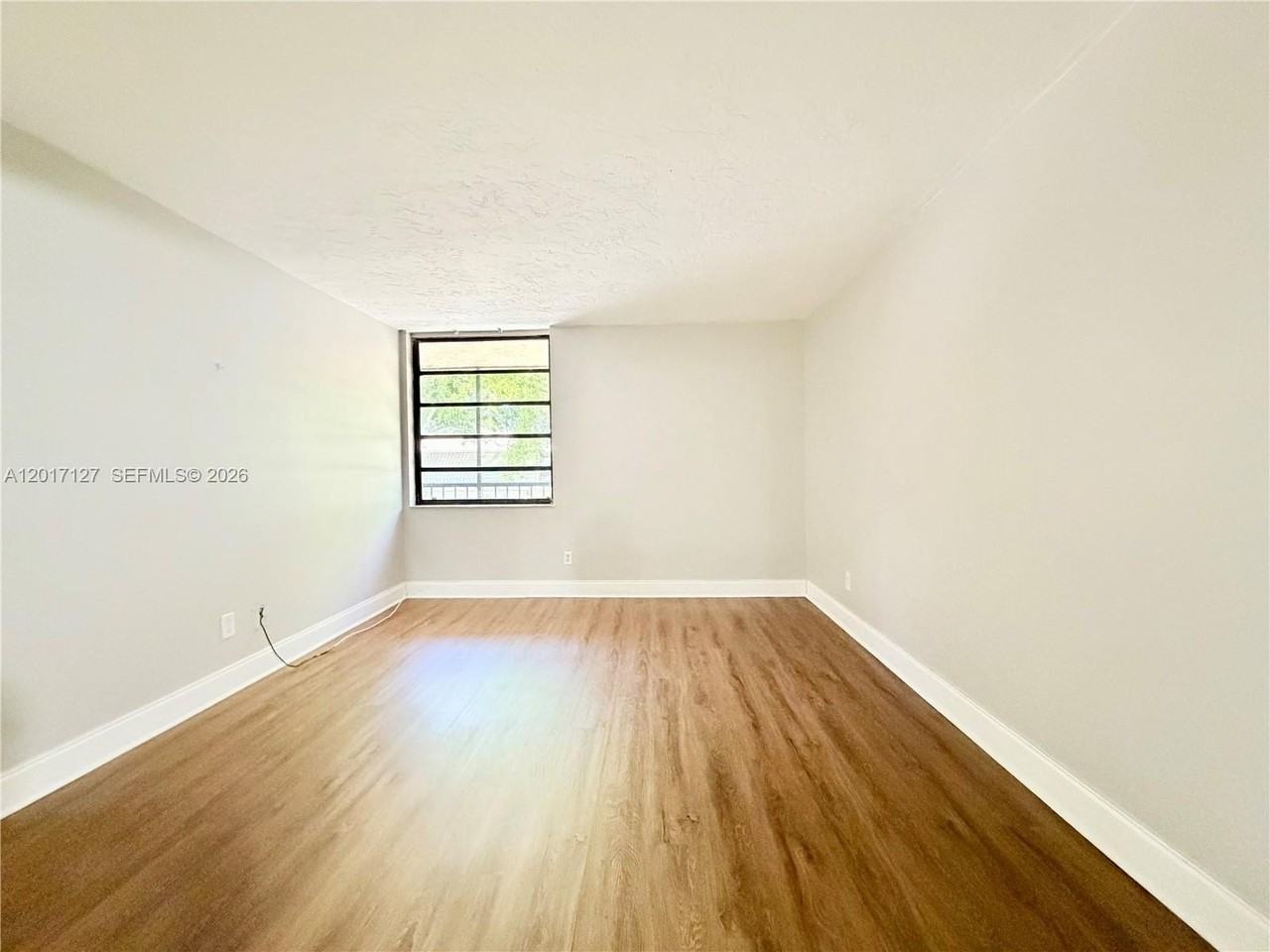 450 Commodore Dr #214 - Photo 5 of 10