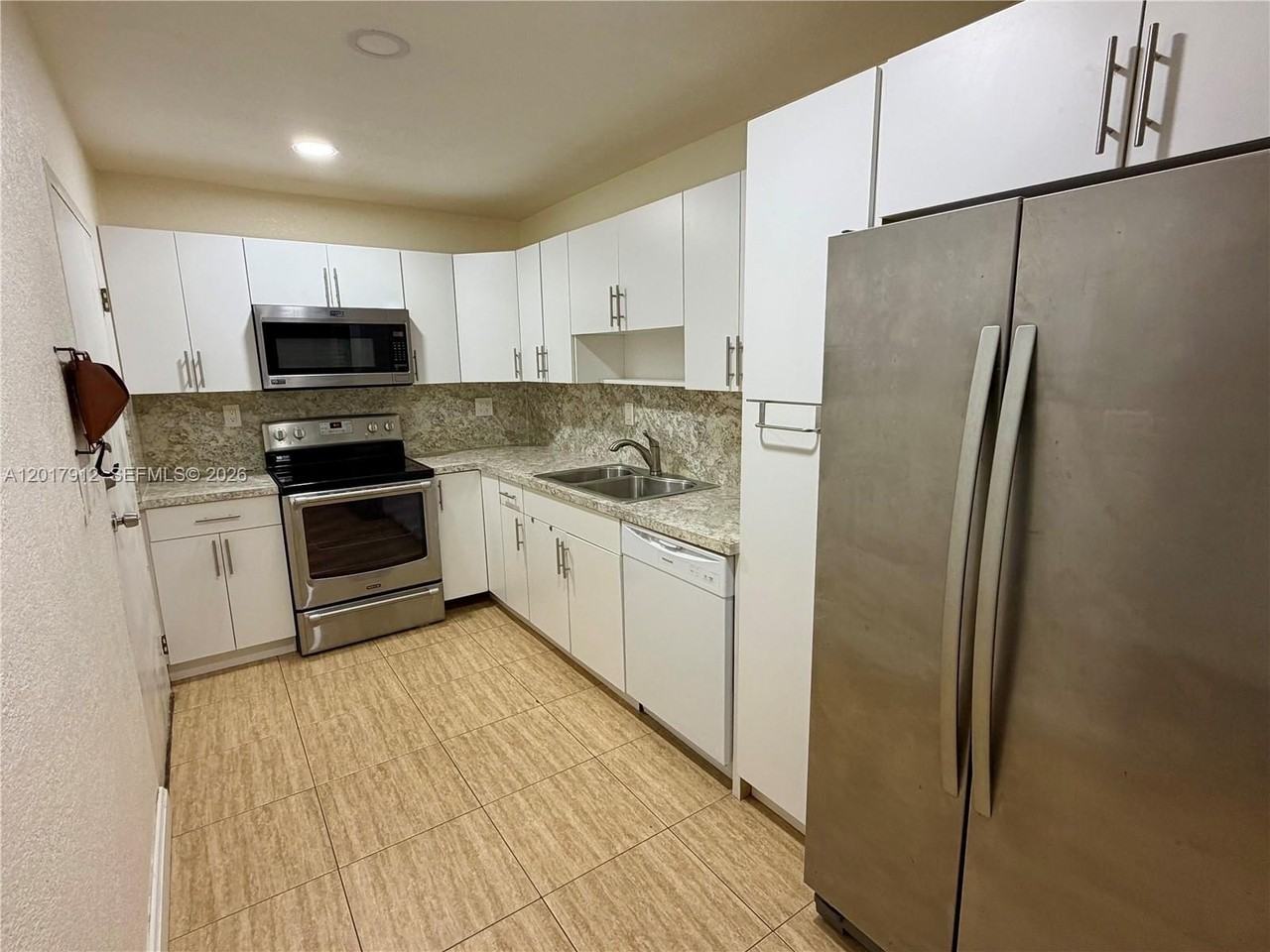 9429 Sw 76th St #W25 - Photo 4 of 18