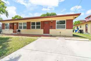 535 Nw 18th St #B - Photo 1 of 1
