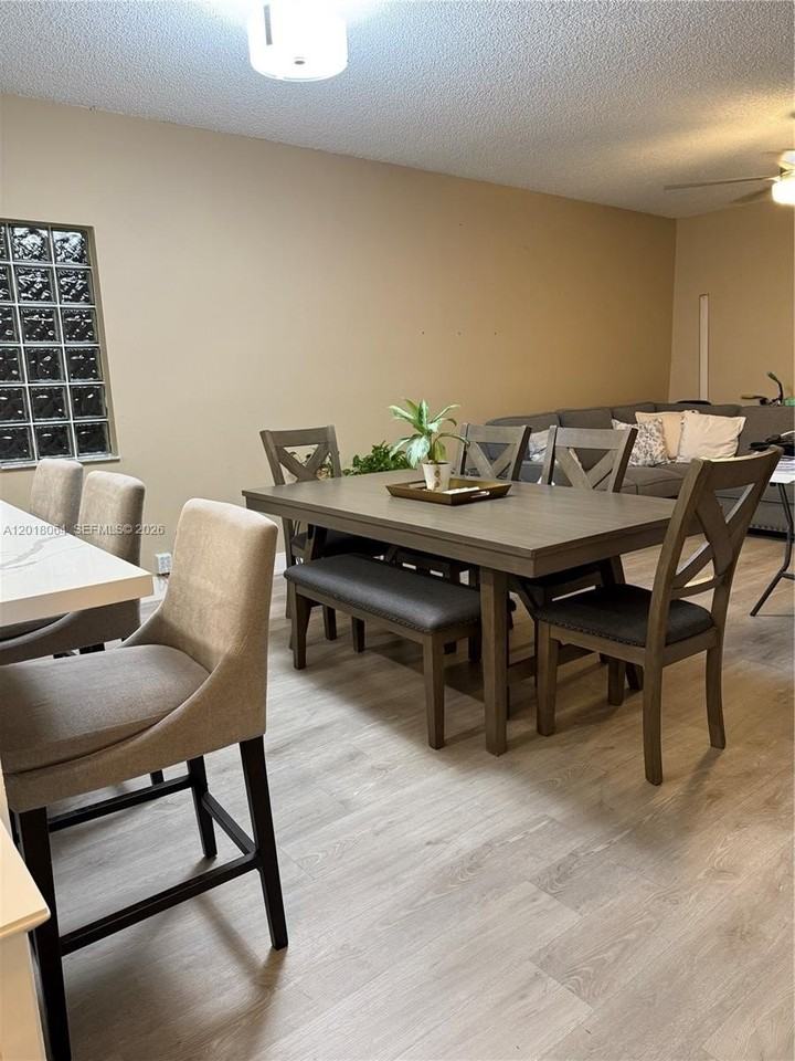 16213 Emerald Cove Rd - Photo 4 of 27