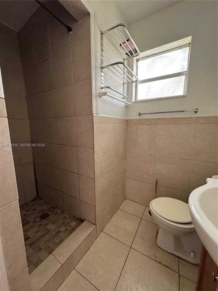 410 N 58th Ave #408 - Photo 5 of 7
