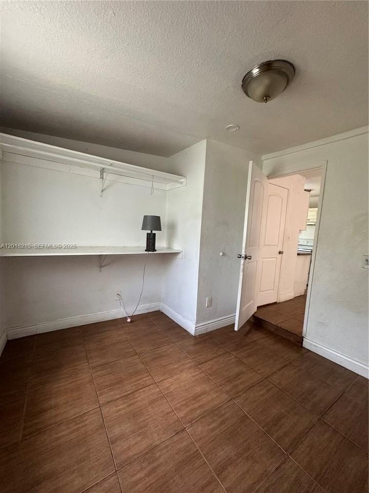 410 N 58th Ave #408 - Photo 6 of 7