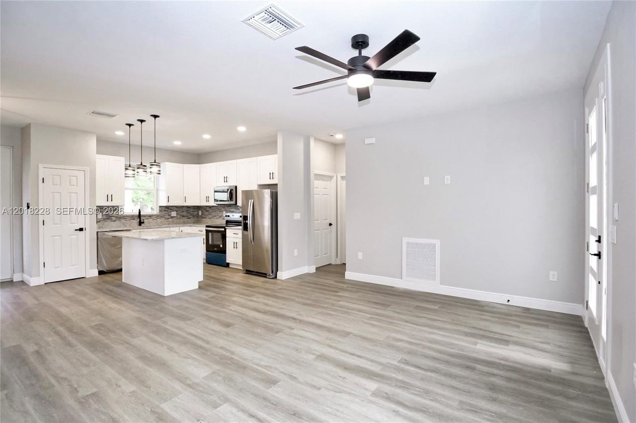 4510 Boabadilla Ave - Photo 3 of 29
