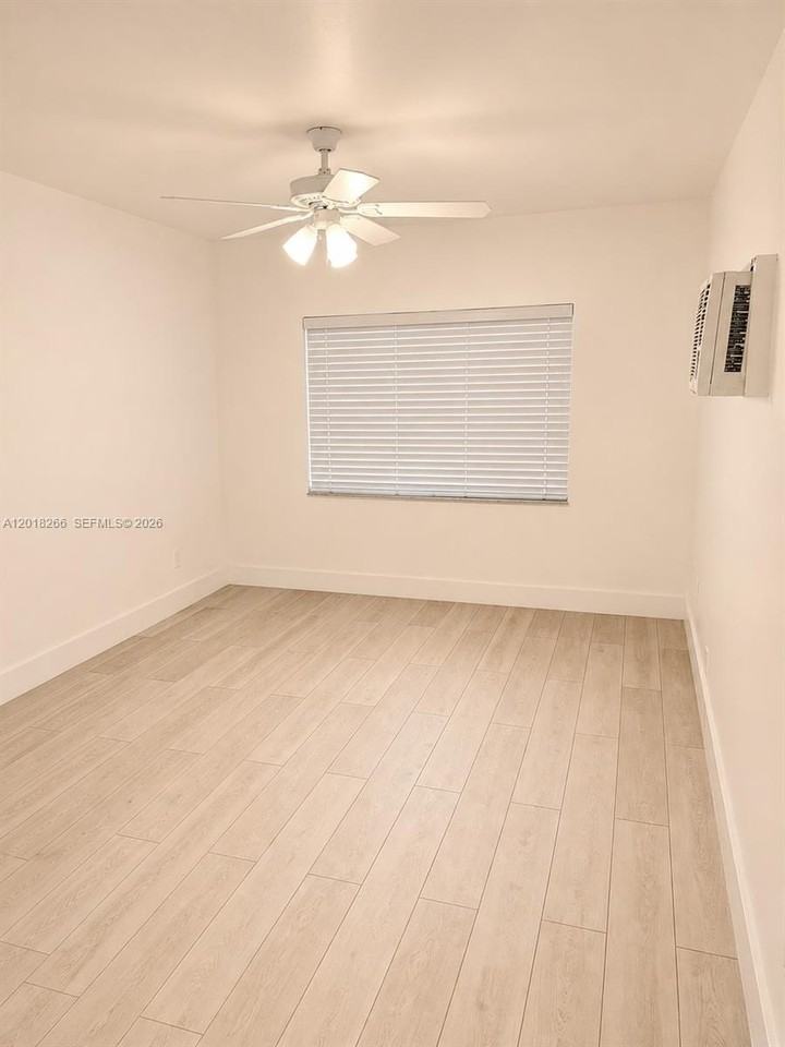 7537 Buccaneer Ave #B - Photo 3 of 7