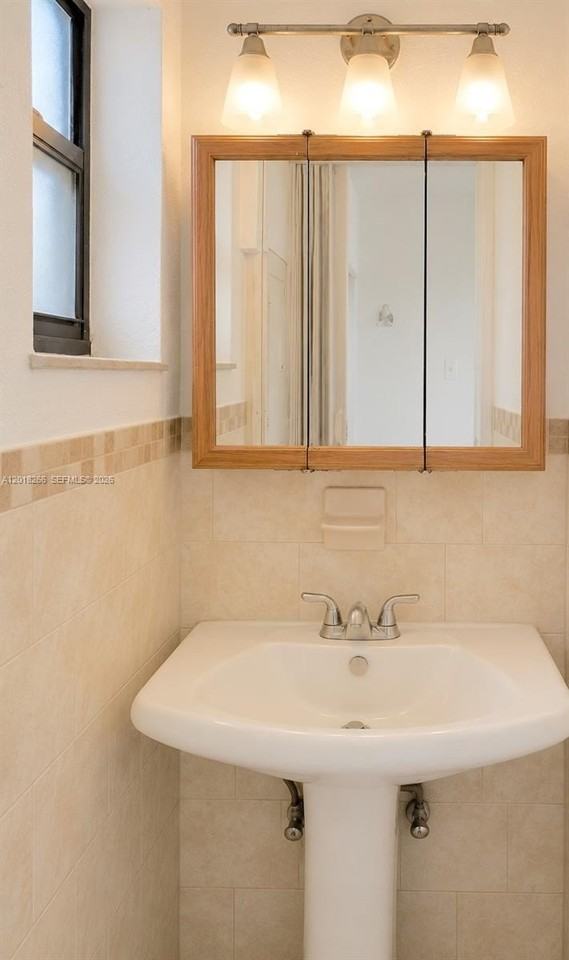 7537 Buccaneer Ave #B - Photo 6 of 7