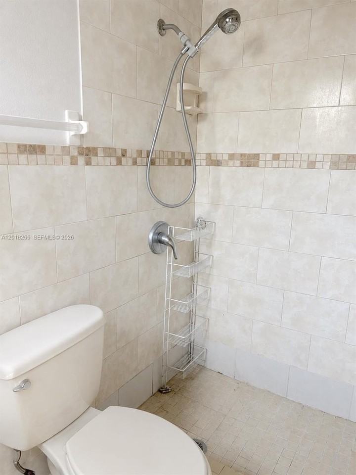 7537 Buccaneer Ave #B - Photo 7 of 7
