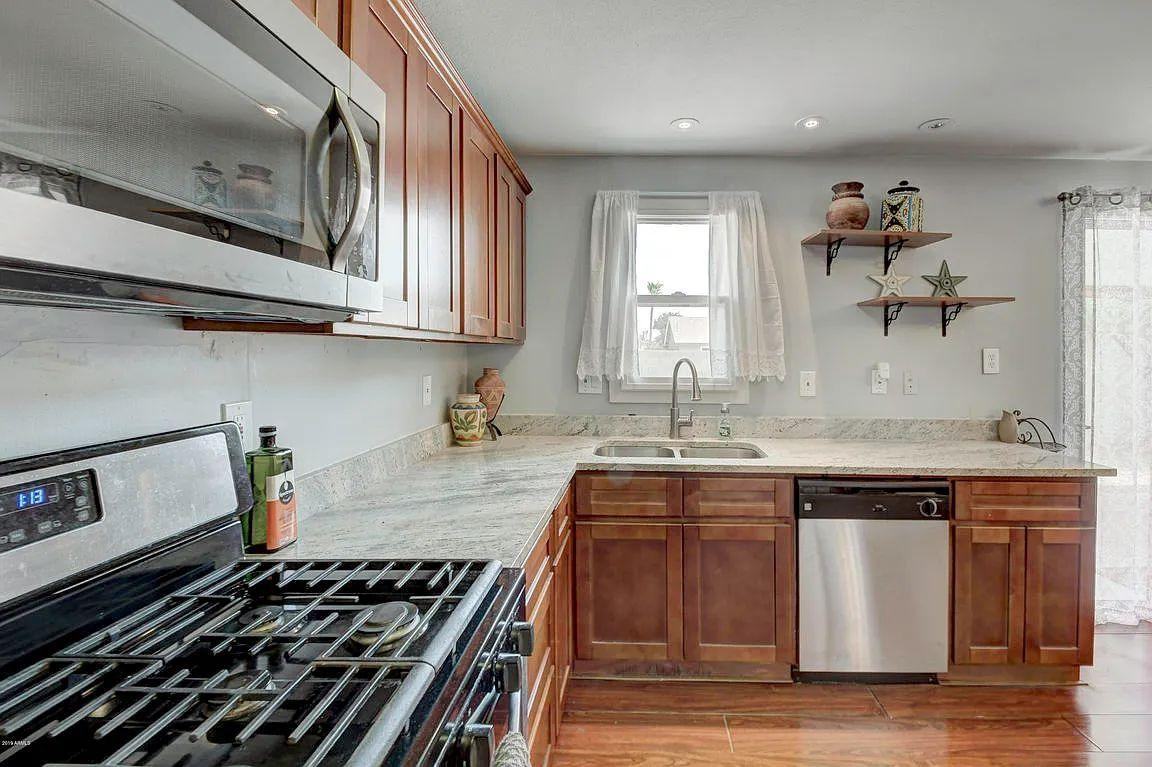 N 38th St - Photo 2 of 9
