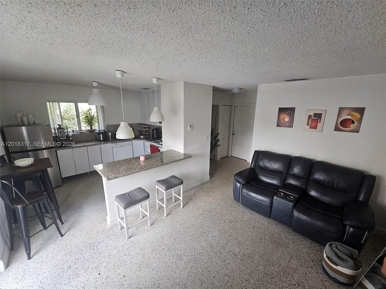 1241 Nw 6th St #6 - Photo 3 of 14