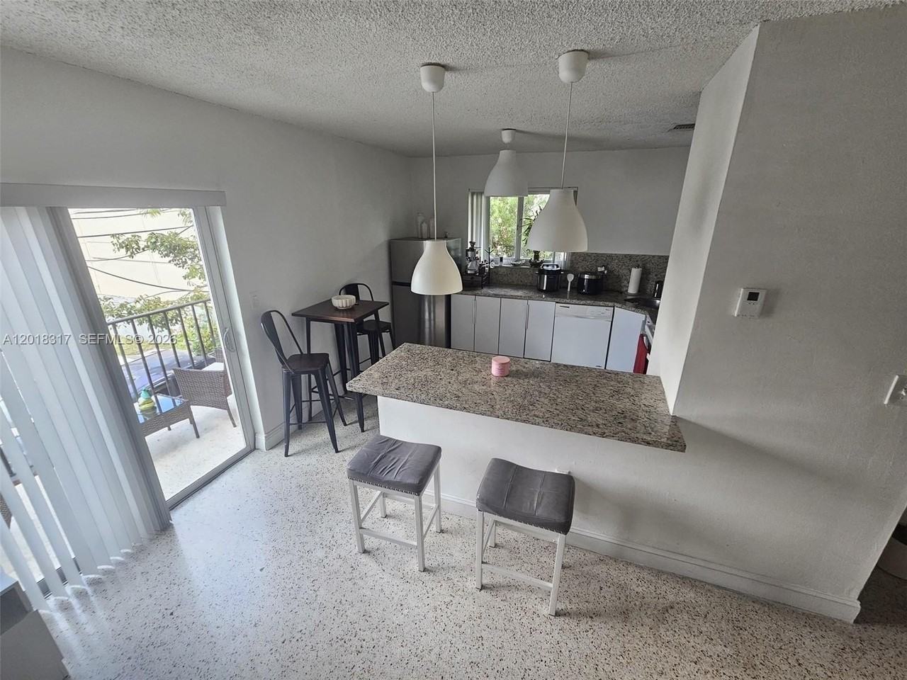 1241 Nw 6th St #6 - Photo 4 of 14
