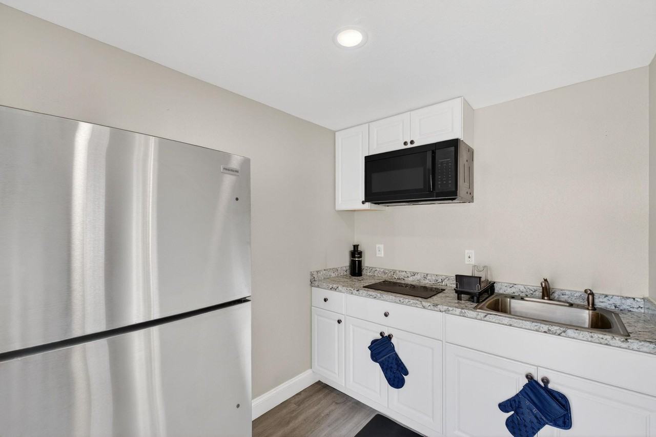 Deleuil Ave - Photo 2 of 10