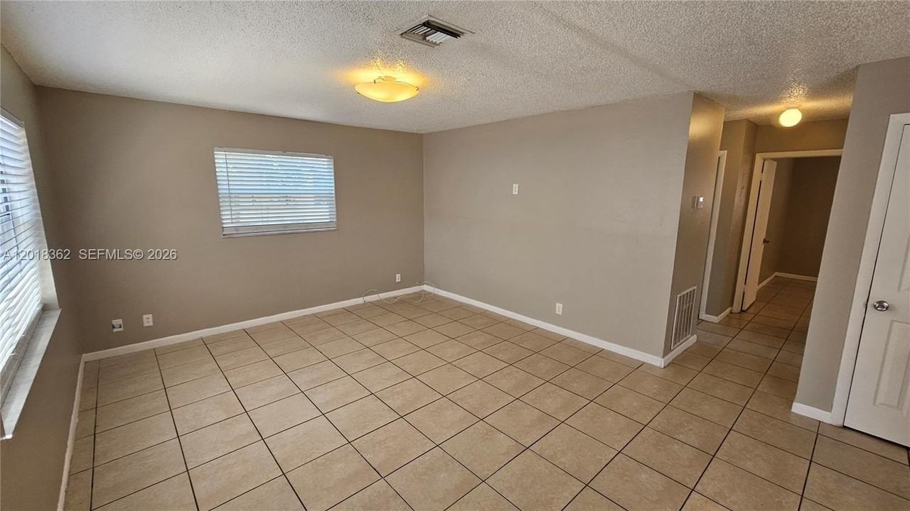 860 Sw 6th Ct #3 - Photo 3 of 12