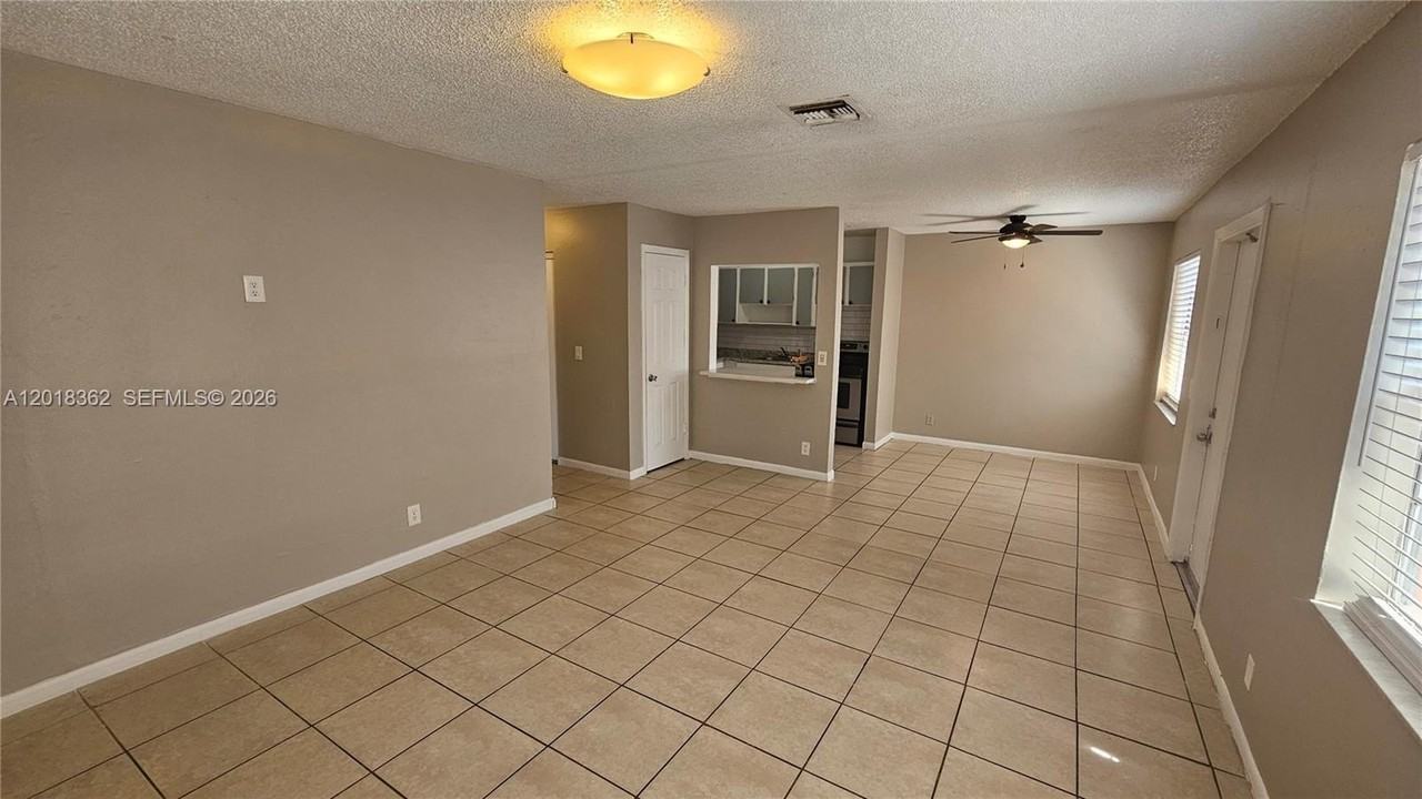 860 Sw 6th Ct #3 - Photo 6 of 12