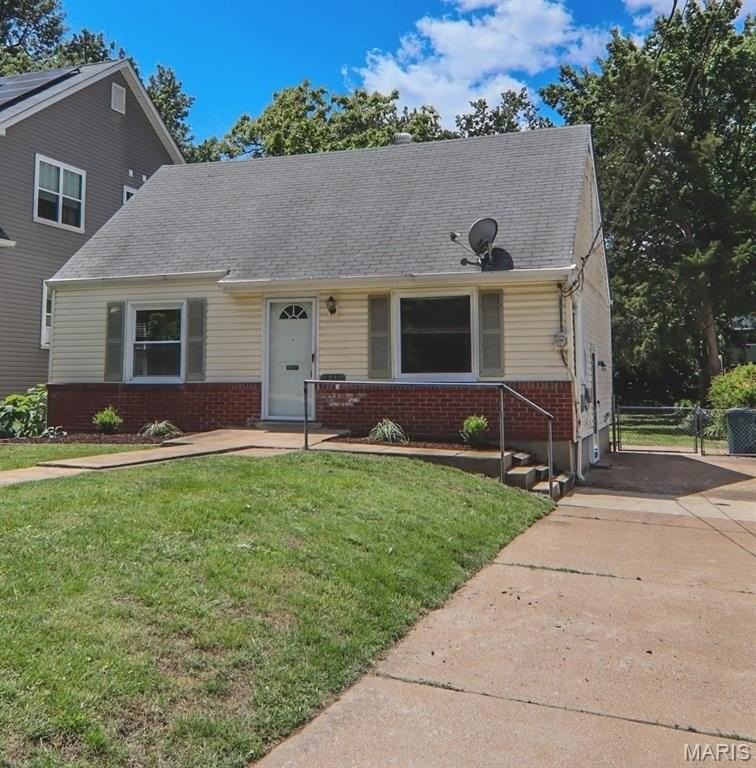 439 Caroline Ave - Photo 3 of 19