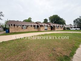 featured image of 1204 Williamsburg Dr