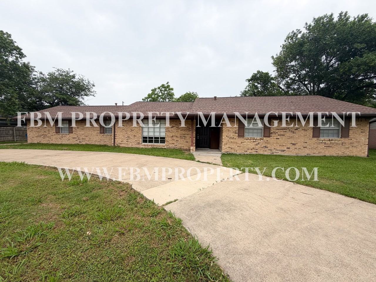 1204 Williamsburg Dr - Photo 2 of 35