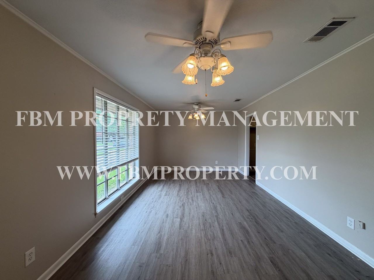 1204 Williamsburg Dr - Photo 3 of 35