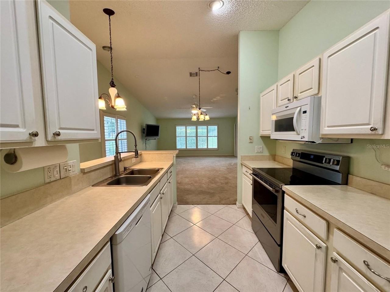 549 Golfview Ct - Photo 5 of 27