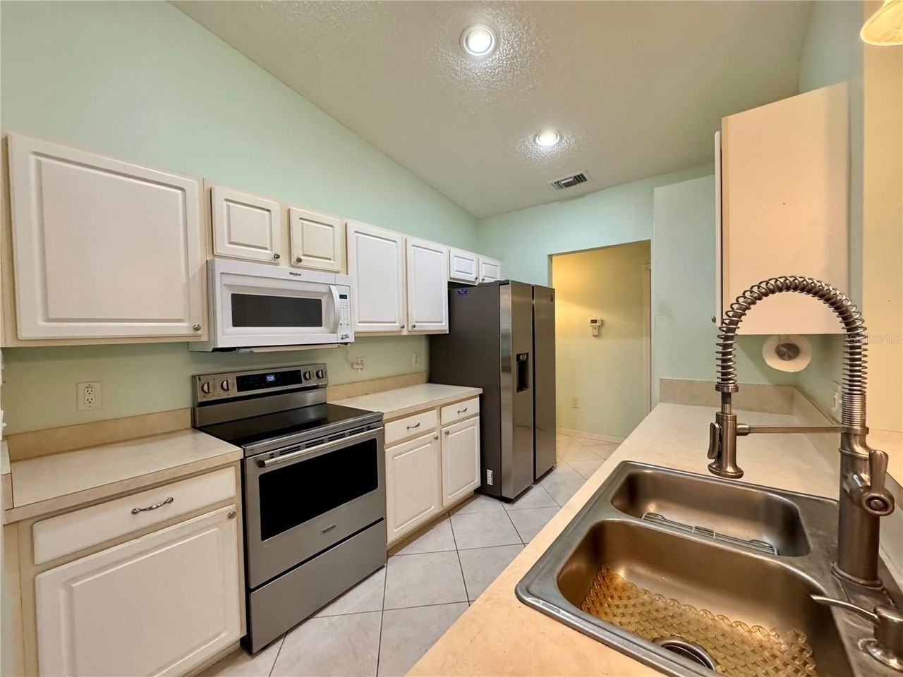 549 Golfview Ct - Photo 6 of 27