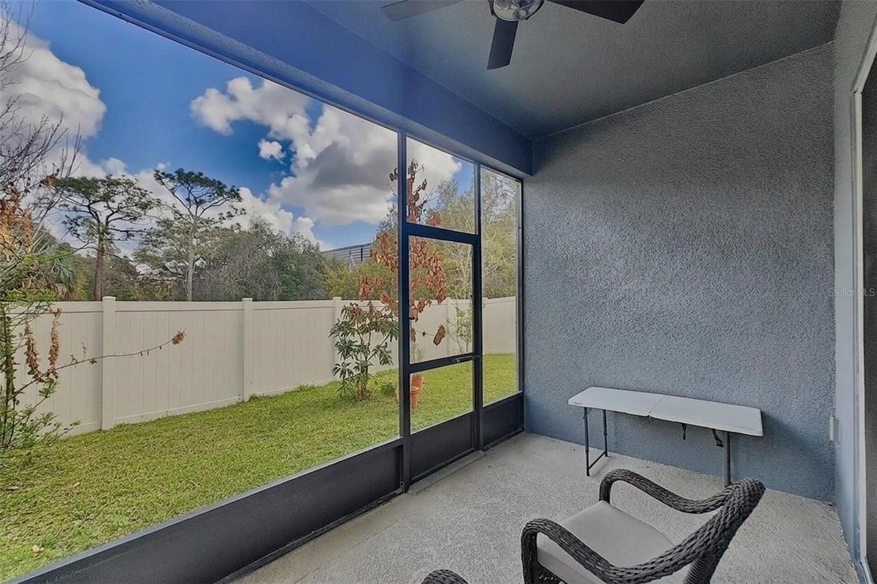2087 Emerald Springs Dr - Photo 2 of 25