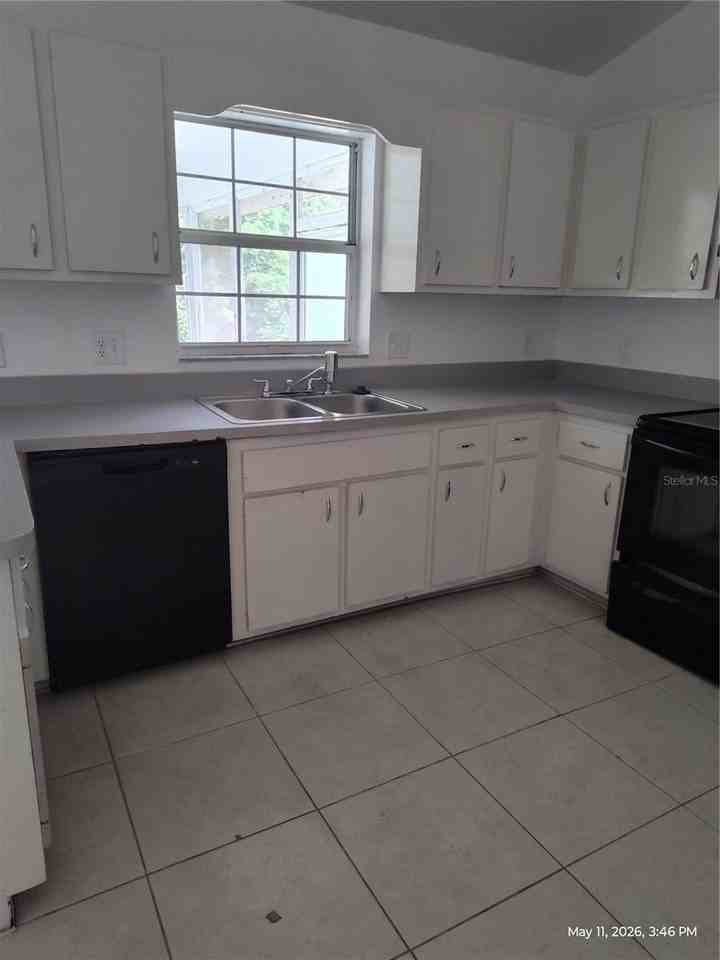 14070 Sw 17th Pl - Photo 4 of 18