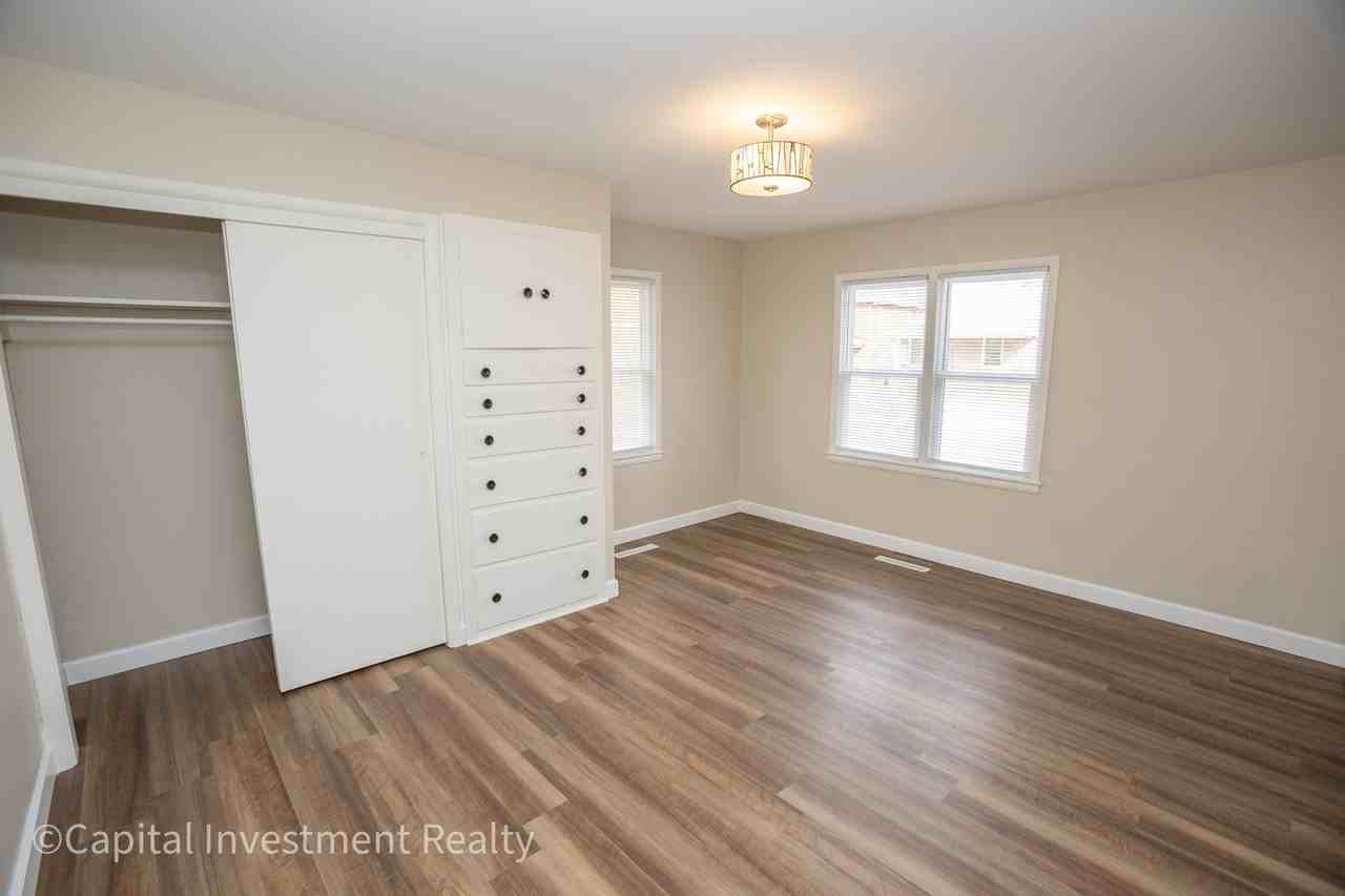 1120 E Mccarty St #1 - Photo 6 of 25