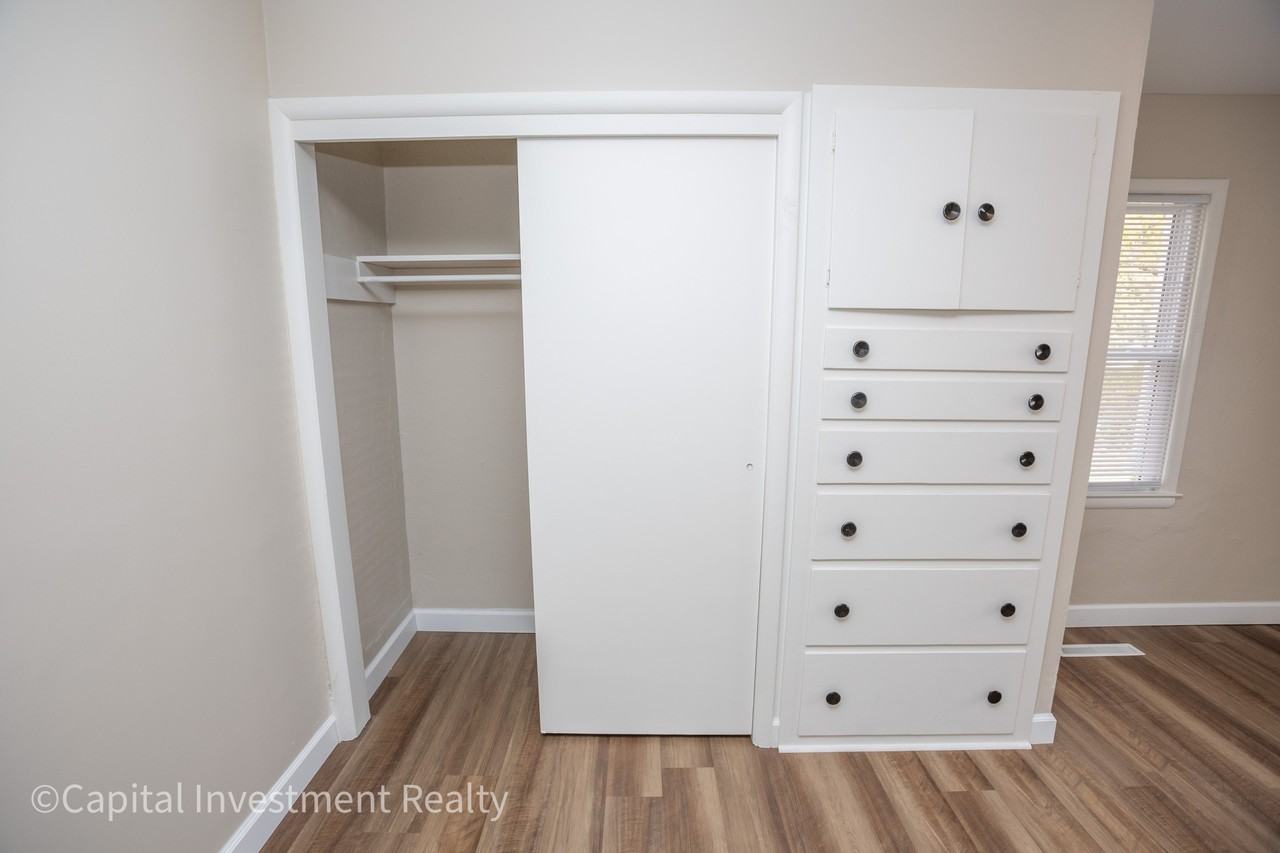 1120 E Mccarty St #1 - Photo 7 of 25