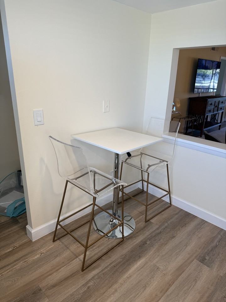 1900 Alamanda Dr #202 - Photo 4 of 27