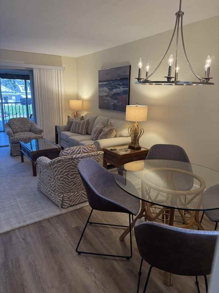 1900 Alamanda Dr #202 - Photo 6 of 27