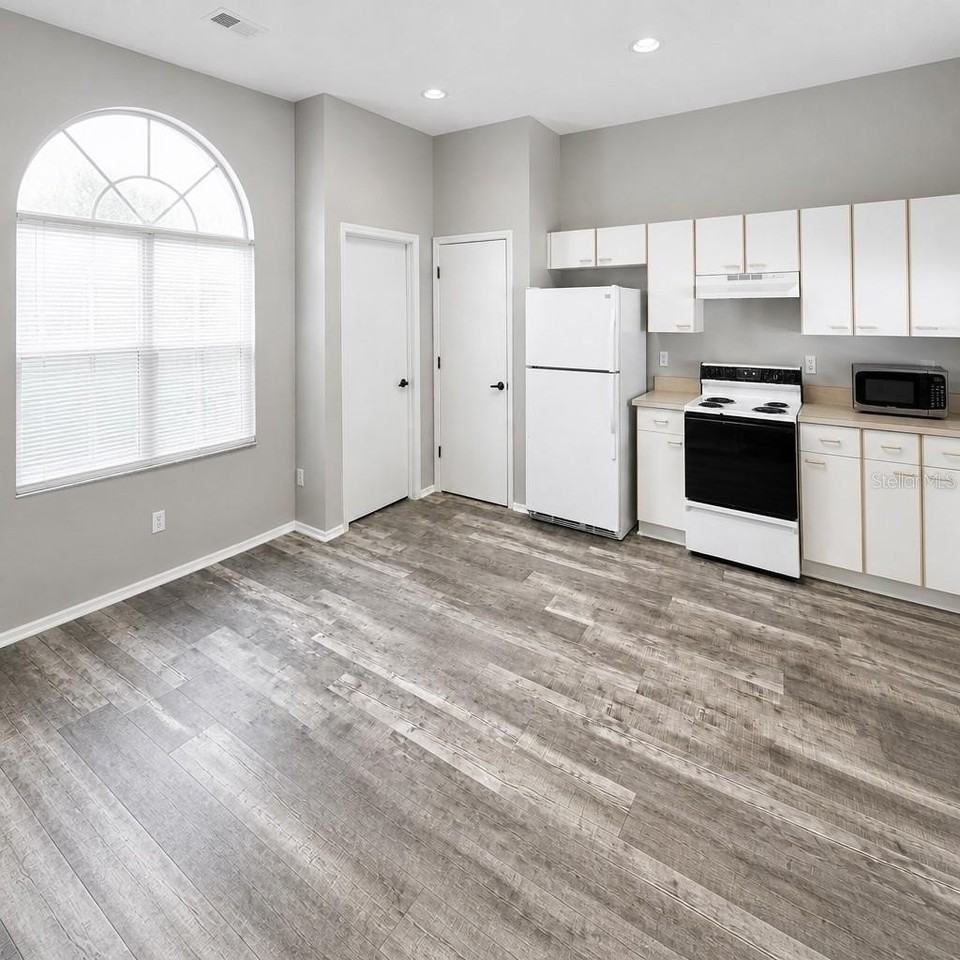 28202 Brokenmead Path - Photo 4 of 20