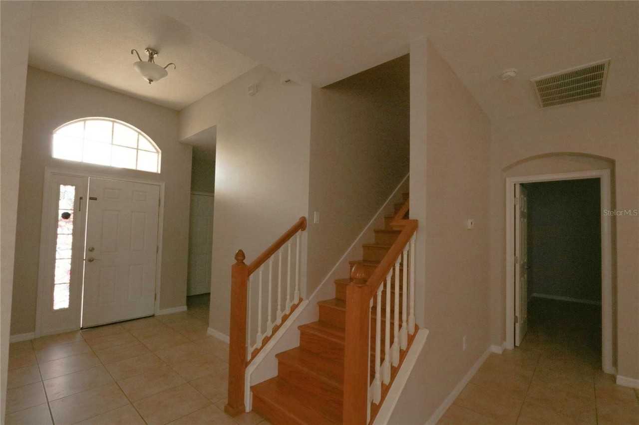 622 Breezeway Ct - Photo 2 of 24