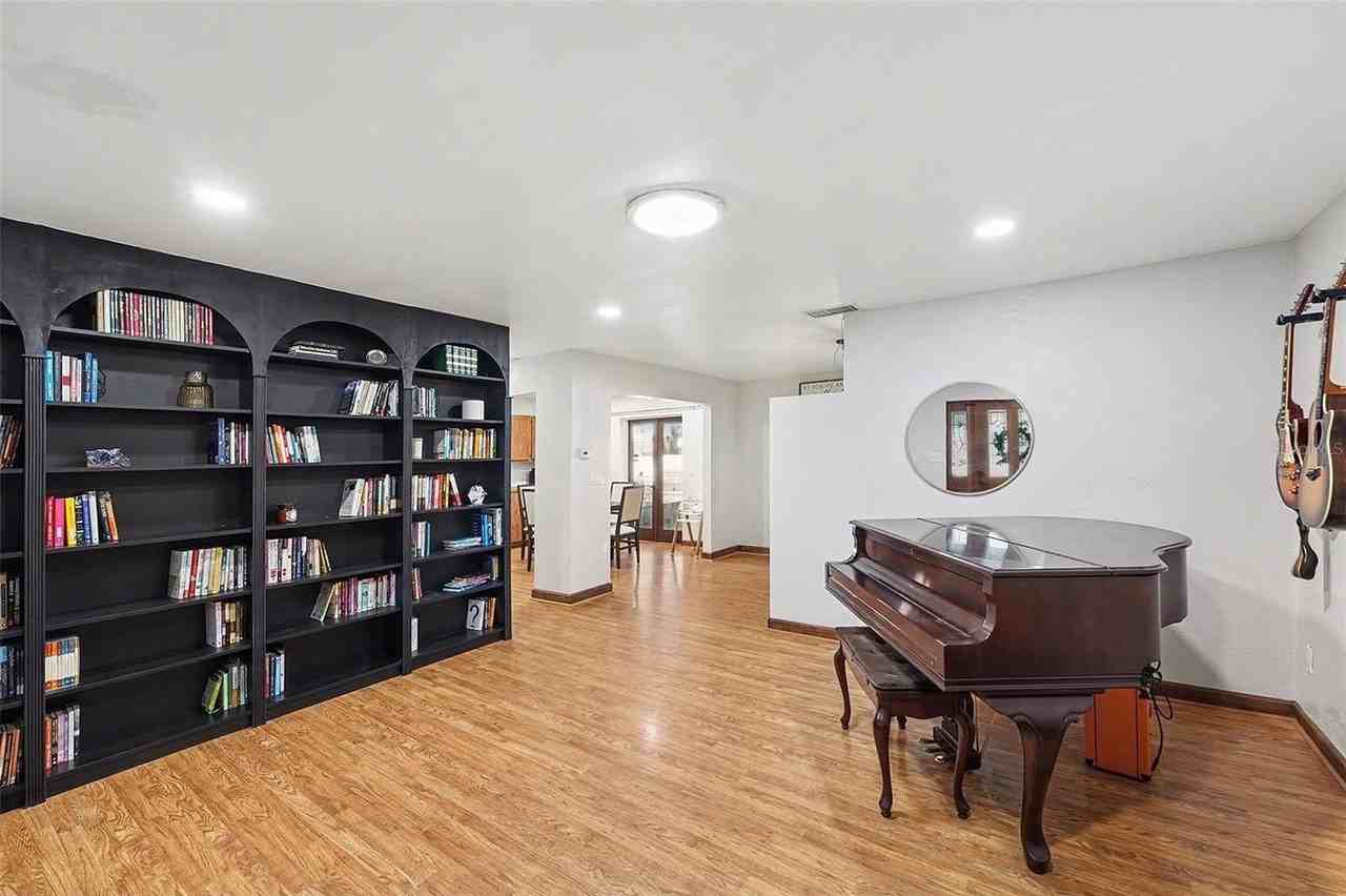5967 102nd Ave N - Photo 3 of 32