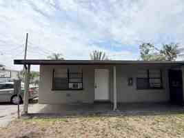 featured image of 2404 10th St W #1