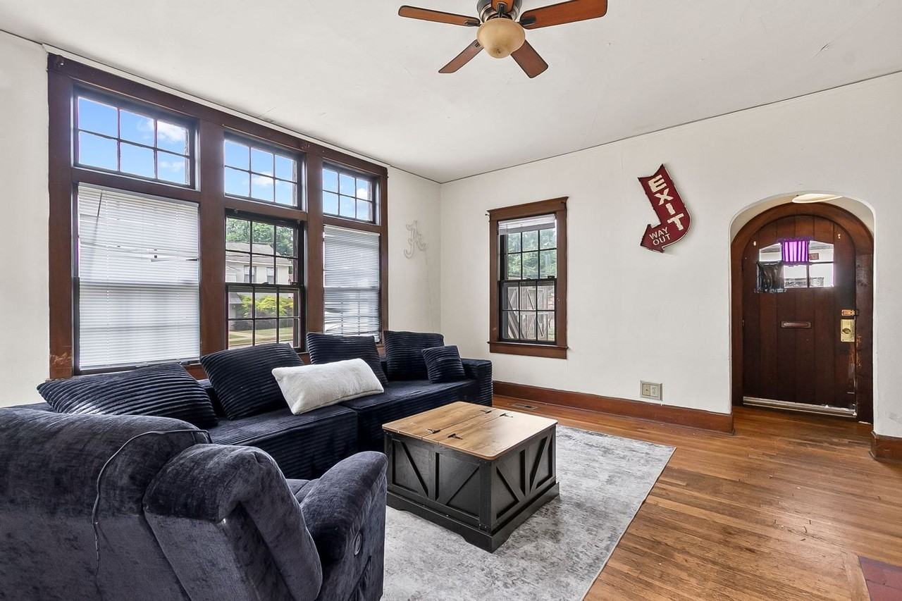 1304 Riverside Dr - Photo 5 of 50