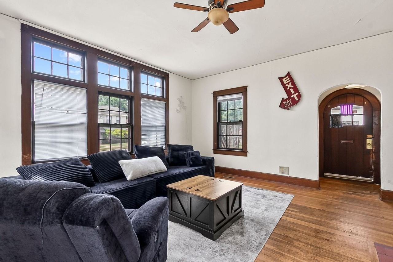 1304 Riverside Dr - Photo 6 of 50