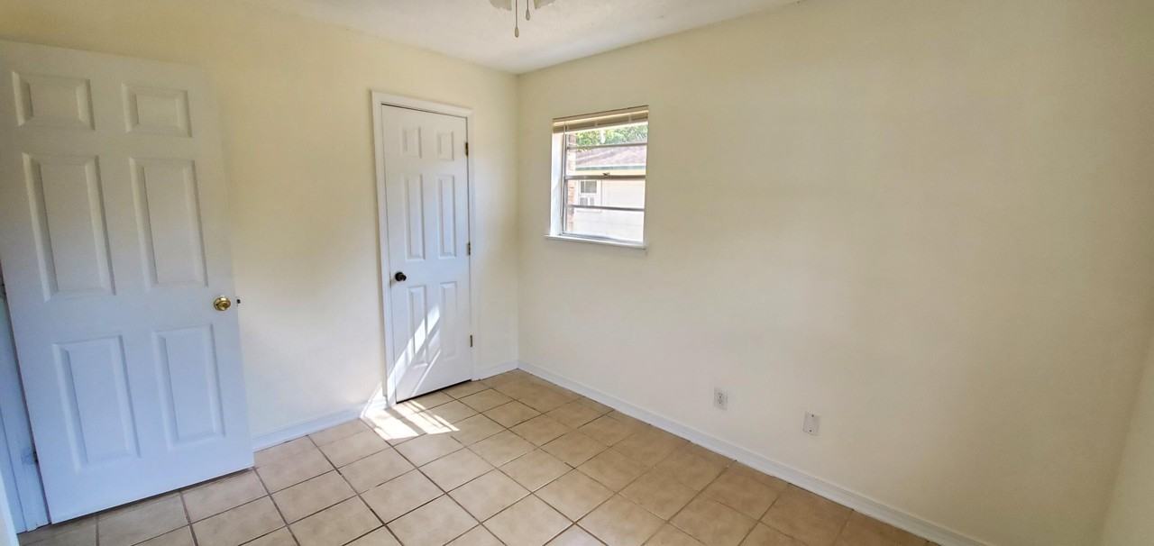 212 Barbara Cir - Photo 7 of 15