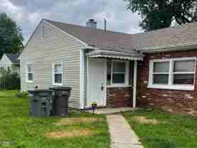 2226 N Kenyon St - Photo 1 of 1