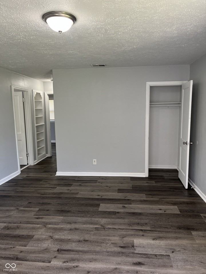 2226 N Kenyon St - Photo 6 of 17
