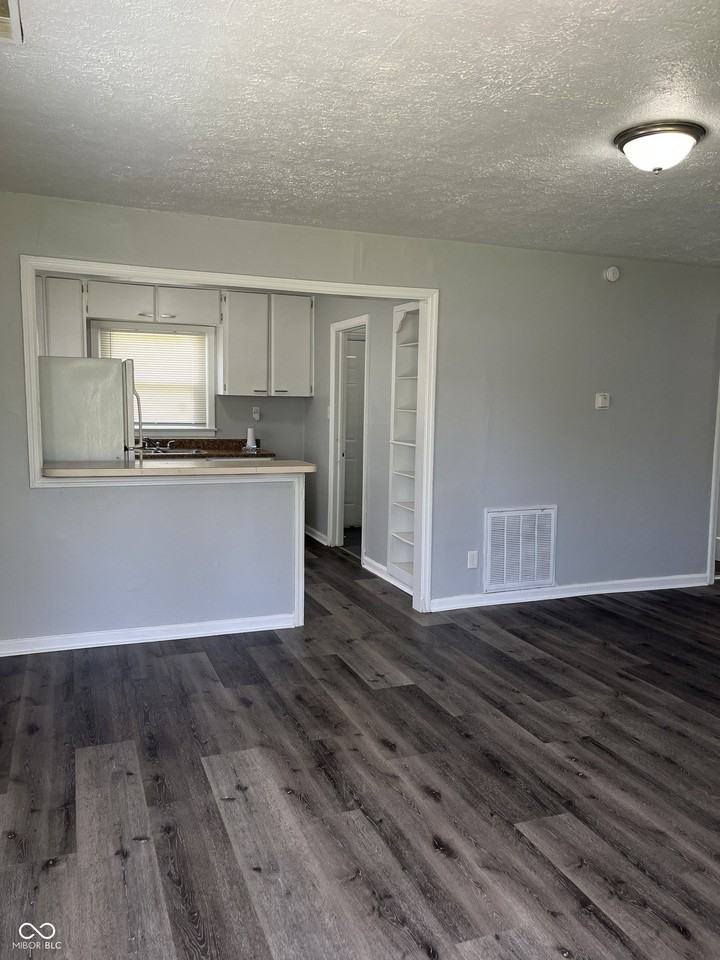 2226 N Kenyon St - Photo 7 of 17