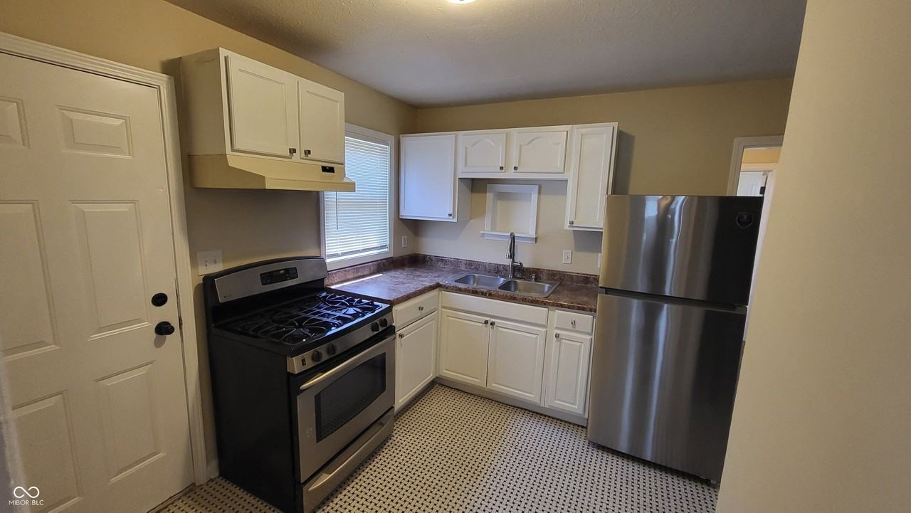 228 N Tacoma Ave Unit A - Photo 5 of 16