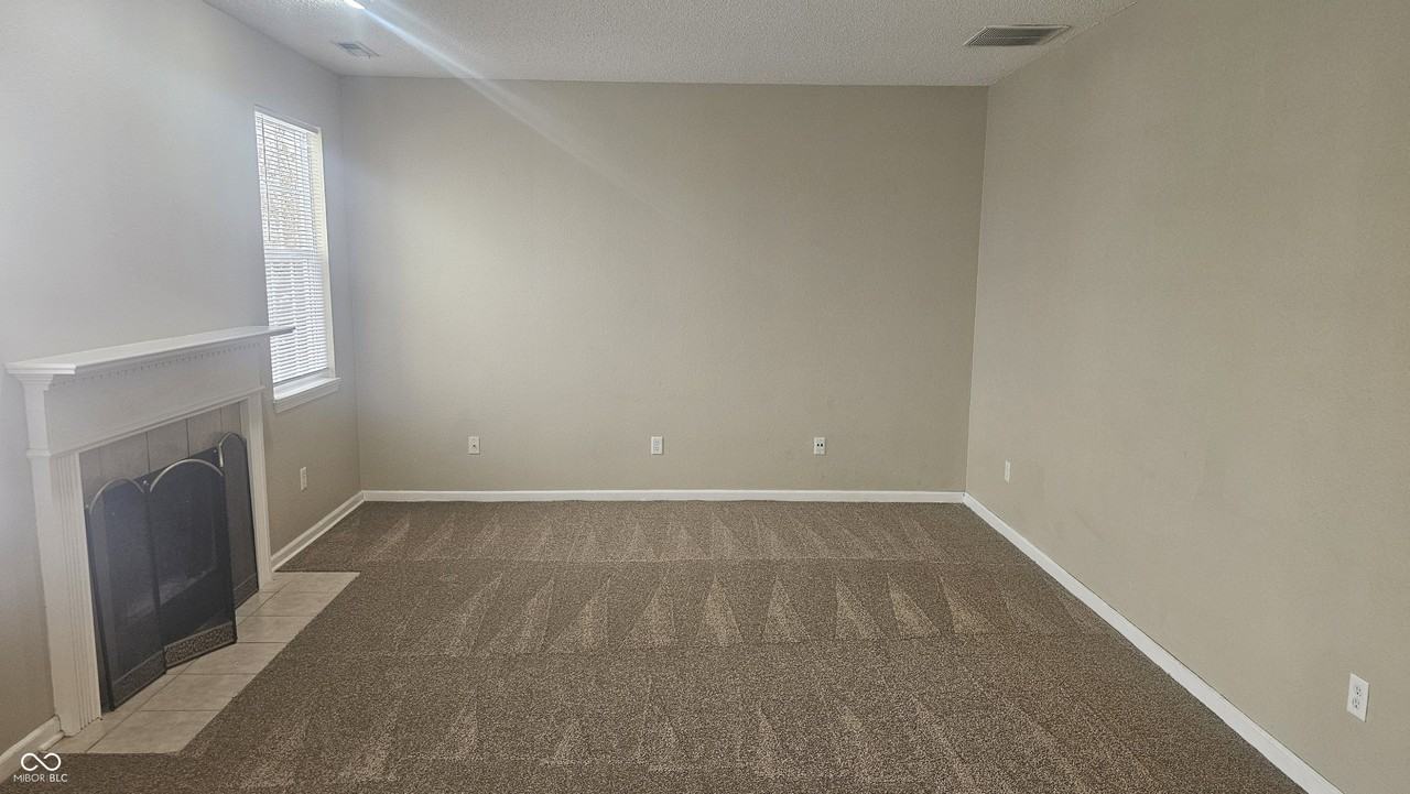 15385 Dry Creek Rd - Photo 3 of 9