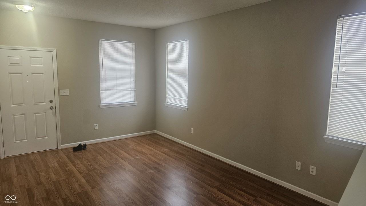 15385 Dry Creek Rd - Photo 4 of 9