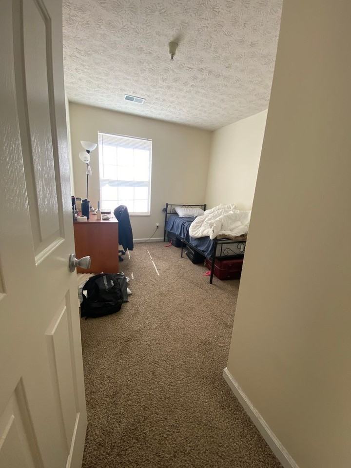 3200 E John Hinkle Pl Apt B - Photo 7 of 17