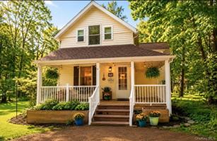 featured image of 16 Yeoman Ln