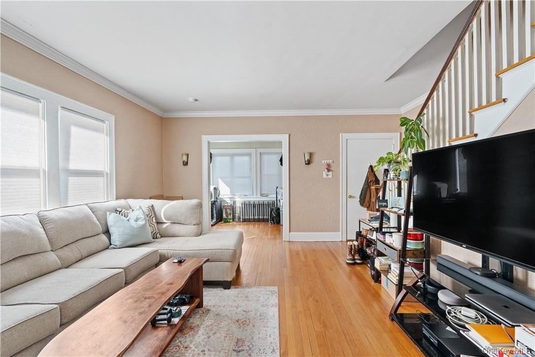 204 Lakeview Ave - Photo 3 of 19