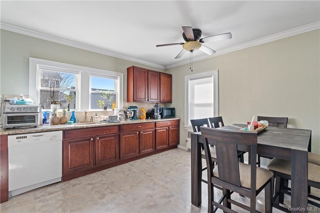 204 Lakeview Ave - Photo 5 of 19