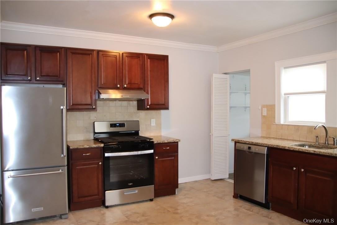 204 Lakeview Ave - Photo 6 of 19