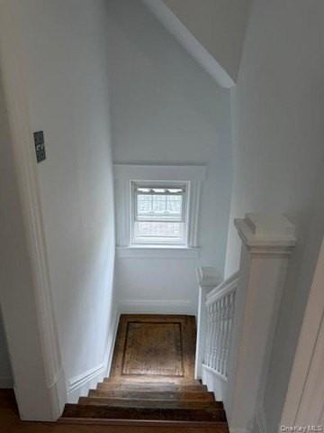 108 Earle Ave - Photo 2 of 14